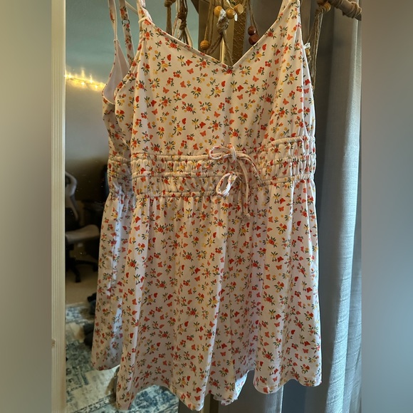 Romper - Picture 1 of 4